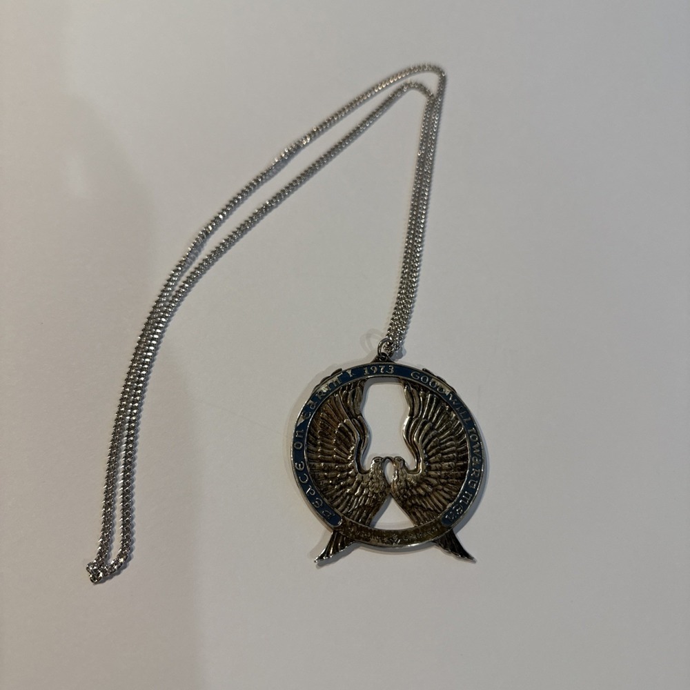 Vtg Wallace Sterling Silver Goodwill Peace On Earth Dove Ornament 925 Necklace